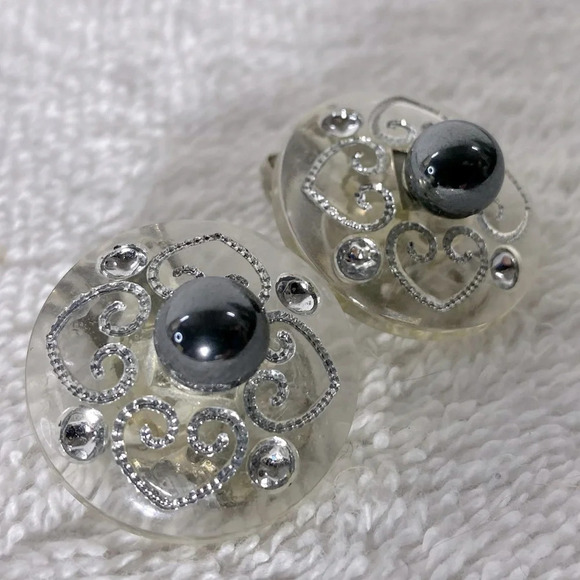 Vintage Clear  Plastic Grey Faux Pearl Round Clip On Earrings - Picture 6 of 10